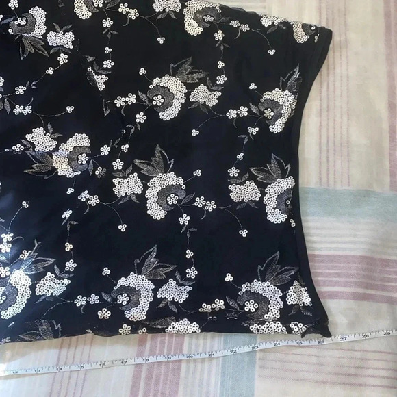 Amazing Beautiful Set of Blouse and Skirt ( made  in Turkey 🇹🇷) - Picture 9 of 10